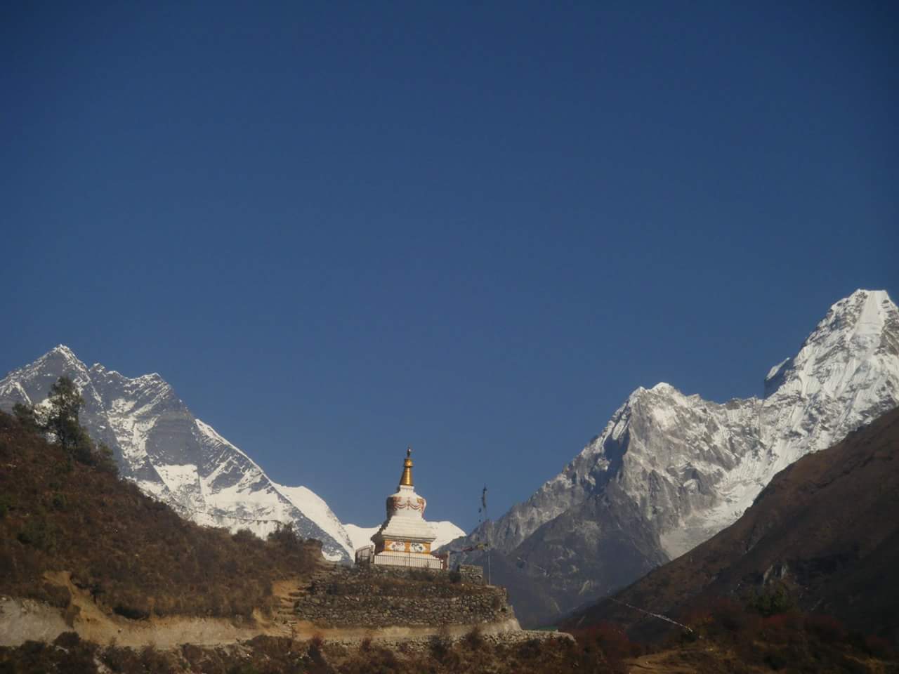 Tengboche and the surrounding Himalayan mountain range